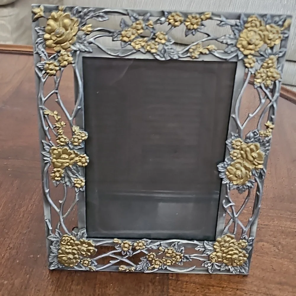 Beautiful Vintage Metal Flowers Picture Frame